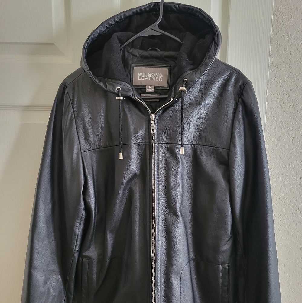 Wilson leather Thinsulate insulation black. Size M. EUC!